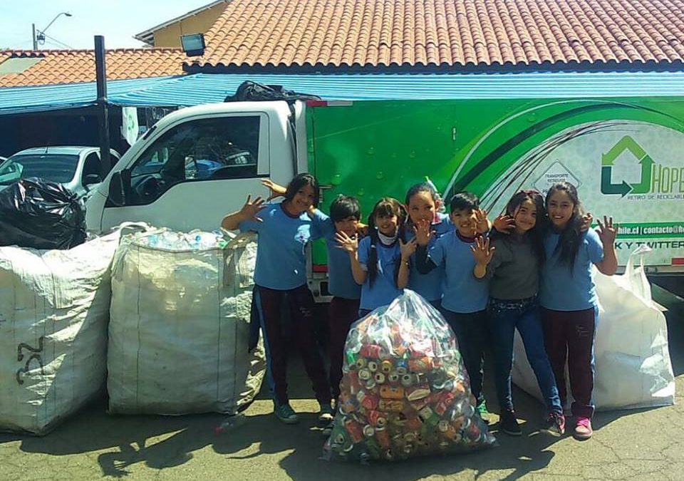 Jornada de reciclaje en Colegio Jorge Hunneus